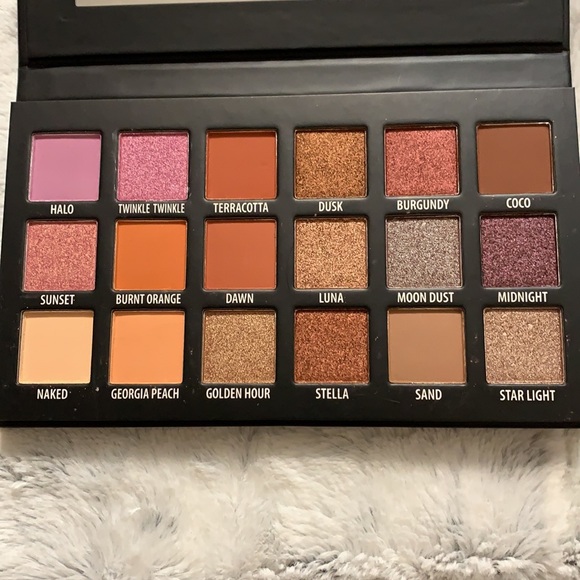 KAB day+night eyeshadow palette - Picture 3 of 3